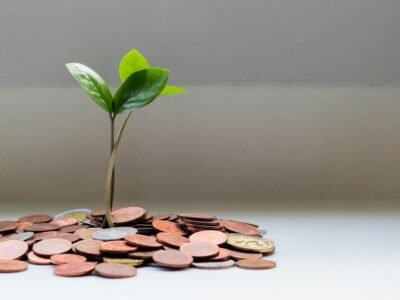 Passive income growth chart representing AI automated earnings 2026