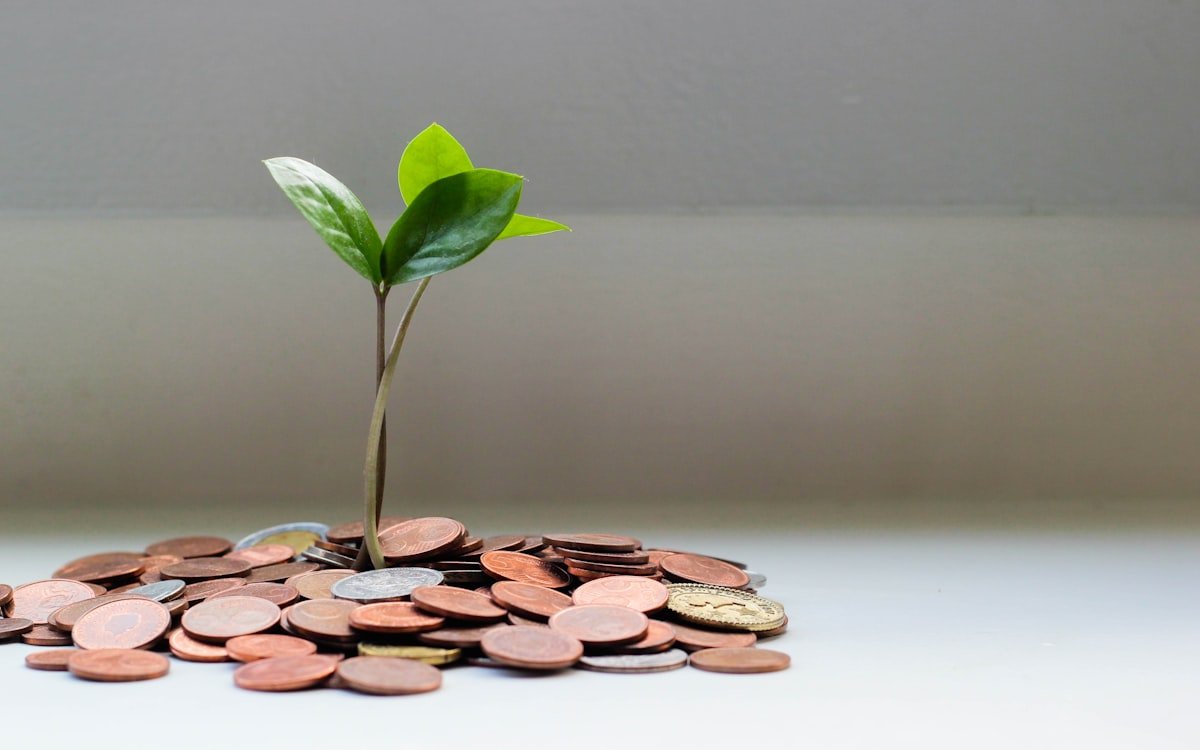 Passive income growth chart representing AI automated earnings 2026